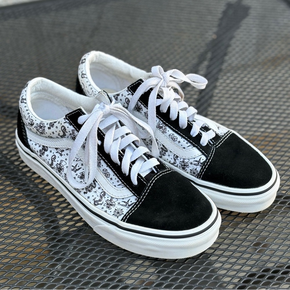 Vans Old Skool - Black & White Graphic Design